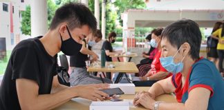 Coconut Smartphones a Lifeline for Seniors Project Coconut provides seniors with smartphones