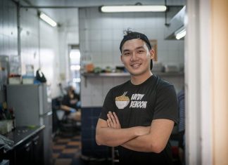 Lee Ray Sheng: “Raydy Gives” Breakfast Beehoon to the Needy