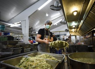 Willing Hearts: Meals for the Needy Have Risen from 6,500 to 9,000 Daily This kitchen comes alive at 4am when the cooking starts. Willing Hearts provides over 9,000 meals a day now, up from 6,500 before the Circuit Breaker.