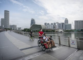Virtual Reality Helps Seniors and Persons with Disabilities Explore Singapore Cycling Without Age allows seniors and persons with disabilities to enjoy a ride through the community without having to worry about any mobility challenges or getting tired. Volunteers provide a scenic trishaw ride through the city while seniors can relax and enjoy the view.