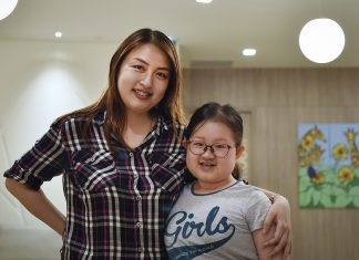 Hope Floats with Children’s Cancer Foundation Children’s Cancer Foundation beneficiary, Calista Lee (right) with her mother, Eveline Tan. Since the onset of COVID-19, Evelyn had to take extra care of Calista. Worried about her already weakened immune system, they had minimised outdoor activities. Instead, she often teaches Calista how to cook and bake as an alternative way to bond with her.